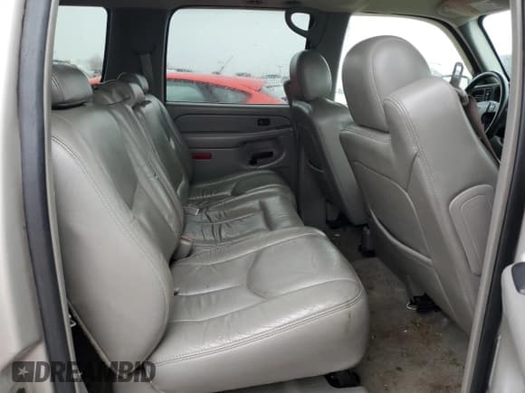 ✅ 2004 Chevrolet Suburban LT • VIN: 1GNFK16Z74J100054 • Лот: 78371154. Опубликован ранее на Copart с пробегом Не указан. Бесплатный доступ к архиву аукционных продаж из США и подробный отчёт об истории автомобиля на DreamBid. Изображение 11.