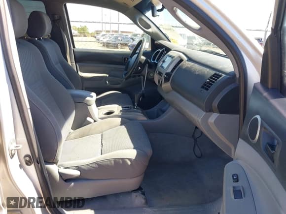 ✅ 2005 Toyota Tacoma PreRunner • VIN: 5TEJU62N25Z041340 • Lot: 43564465. Wystawiony na IAAI z przebiegiem 225 799 mil. Bezpłatny archiwum sprzedaży aukcyjnych z USA i szczegółowy raport historii pojazdu na DreamBid. Zdjęcie 5.