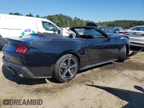 2025 Ford Mustang EcoBoost Premium with VIN 1FAGP8UH4S5120985, listed as a Copart auction lot 87439615 with Not provided miles and Clean title. Bid and sale history available at DreamBid. Image 3.