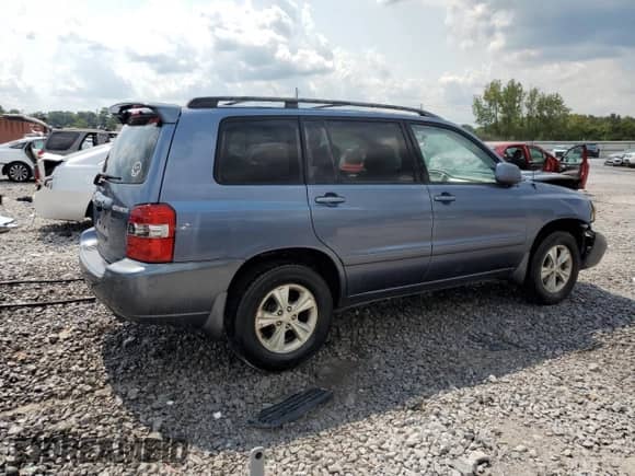 2007 Toyota Highlander с VIN JTEGD21A470165965, выставлен на аукционе Copart как лот 71434215 с пробегом 181 988 миль миль и Списание • Salvage title. История ставок и продаж доступна на DreamBid. Изображение 3.