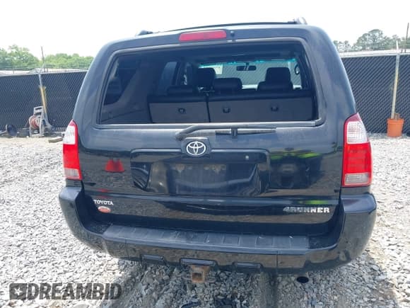 ✅ 2006 Toyota 4Runner SR5 • VIN: JTEZU14R068041163 • Лот: 42062193. Опубликован ранее на IAAI с пробегом 186 723 миль. Бесплатный доступ к архиву аукционных продаж из США и подробный отчёт об истории автомобиля на DreamBid. Изображение 16.