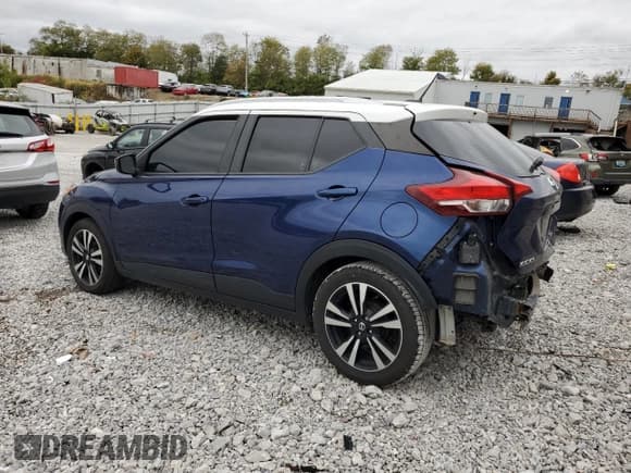 ✅ 2019 Nissan Kicks SR • VIN: 3N1CP5CU9KL483677 • Лот: 90096205. Опубликован ранее на Copart с пробегом 60 276 миль. Бесплатный доступ к архиву аукционных продаж из США и подробный отчёт об истории автомобиля на DreamBid. Изображение 2.