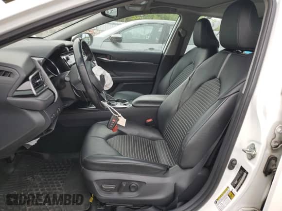 2020 Toyota Camry Hybrid XLE with VIN 4T1B21HK2LU522667, listed as a Copart auction lot 65784135 with 353,335 mi miles and Clean title. Bid and sale history available at DreamBid. Image 7.