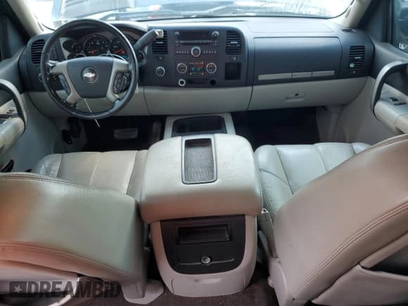 ✅ 2008 Chevrolet Silverado 2500HD Work Truck • VIN: 1GCHK23K38F222627 • Lot: 68382434. Wystawiony na Copart z przebiegiem 168 818 mil. Bezpłatny archiwum sprzedaży aukcyjnych z USA i szczegółowy raport historii pojazdu na DreamBid. Zdjęcie 8.