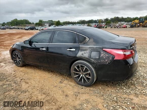 ✅ 2018 Nissan Altima SV • VIN: 1N4AL3AP1JC221721 • Лот: 85353745. Опубликован ранее на Copart с пробегом 127 911 миль. Бесплатный доступ к архиву аукционных продаж из США и подробный отчёт об истории автомобиля на DreamBid. Изображение 2.