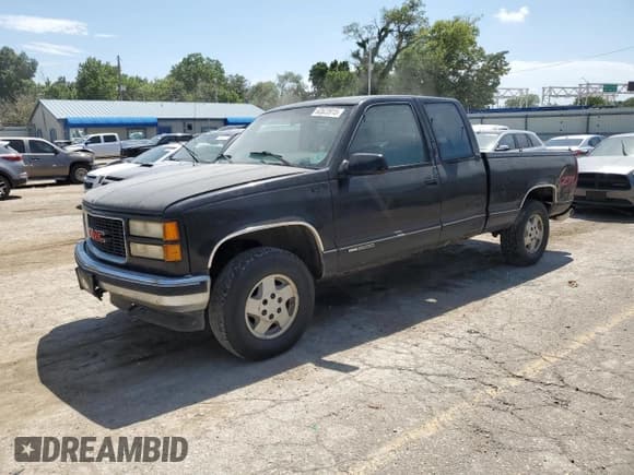 ✅ 1995 GMC Sierra 1500 • VIN: 2GTEK19K5S1568617 • Lot: 63523915. Listed on Copart with 241,097 mi. Free auction sales archive from the USA and detailed vehicle history report at DreamBid. Image 1.