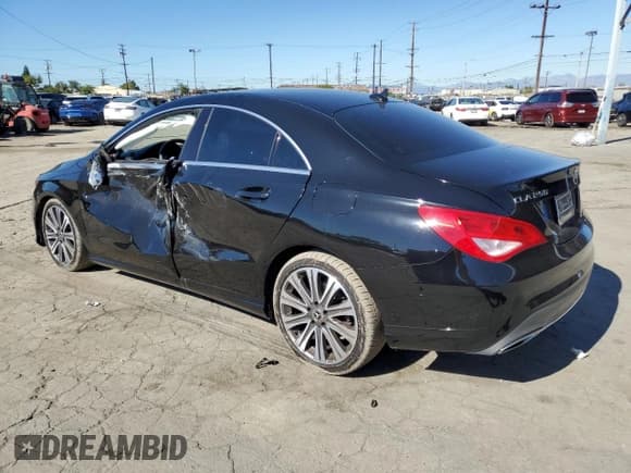 ✅ 2018 Mercedes-Benz CLA 250 • VIN: WDDSJ4EB2JN664107 • Lot: 82532105. Wystawiony na Copart z przebiegiem 86 587 mil. Bezpłatny archiwum sprzedaży aukcyjnych z USA i szczegółowy raport historii pojazdu na DreamBid. Zdjęcie 2.