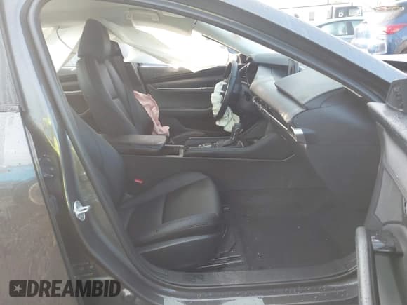 ✅ 2025 Mazda 3 S Select Sport • VIN: JM1BPABM8S1778263 • Лот: 43576483. Опубликован ранее на IAAI с пробегом 3 948 миль. Бесплатный доступ к архиву аукционных продаж из США и подробный отчёт об истории автомобиля на DreamBid. Изображение 5.