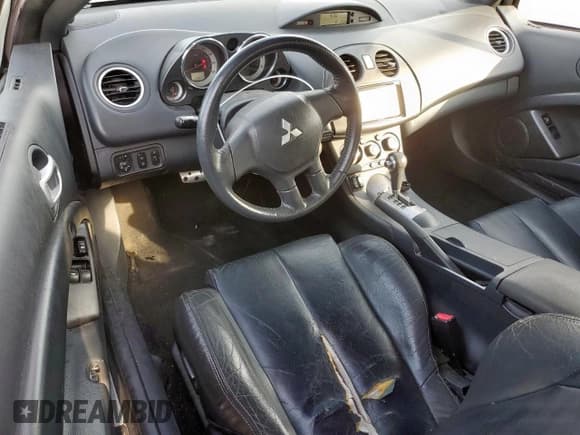 ✅ 2011 Mitsubishi Eclipse GS Sport • VIN: 4A37L5EF5BE001566 • Lot: 70158225. Wystawiony na Copart z przebiegiem 162 061 mil. Bezpłatny archiwum sprzedaży aukcyjnych z USA i szczegółowy raport historii pojazdu na DreamBid. Zdjęcie 8.