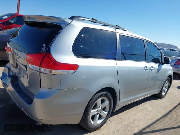 ✅ 2013 Toyota Sienna LE AAS • VIN: 5TDKK3DC6DS395653 • Lot: 43176514. Listed on IAAI with 119,446 mi. Free auction sales archive from the USA and detailed vehicle history report at DreamBid. Image 13.