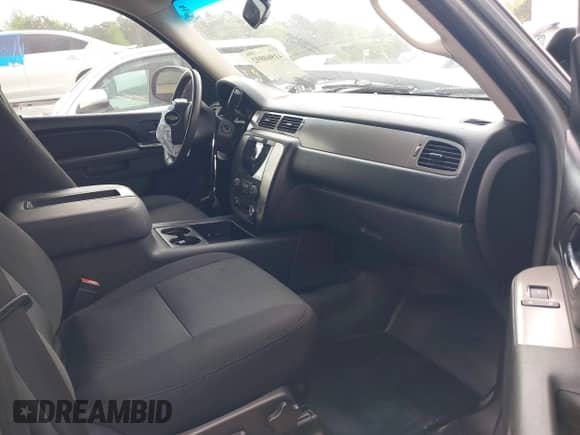 2011 Chevrolet Tahoe Commercial with VIN 1GNSK2E04BR374401, listed as a IAAI auction lot 41960892 with 86,267 mi miles and . Bid and sale history available at DreamBid. Image 5.