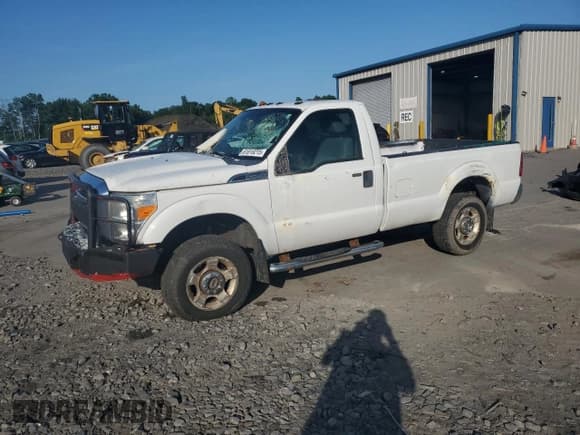 ✅ 2011 Ford F-250 XL • VIN: 1FTBF2B68BEB44843 • Lot: 61815215. Listed on Copart with 177,672 mi. Free auction sales archive from the USA and detailed vehicle history report at DreamBid. Image 1.