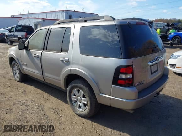 ✅ 2008 Ford Explorer XLT • VIN: 1FMEU63E18UB28753 • Lot: 43544399. Listed on IAAI with 188,732 mi. Free auction sales archive from the USA and detailed vehicle history report at DreamBid. Image 3.