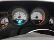 ✅ 2010 Dodge Challenger R/T Classic • VIN: 2B3CJ5DT8AH261774 • Lot: 75034864. Wystawiony na Copart z przebiegiem 118 166 mil. Bezpłatny archiwum sprzedaży aukcyjnych z USA i szczegółowy raport historii pojazdu na DreamBid. Zdjęcie 9.