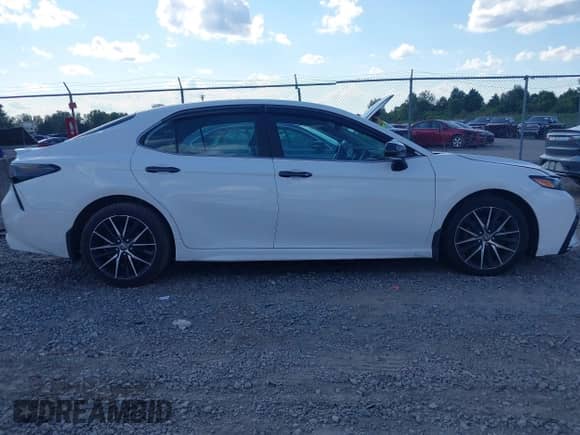 2021 Toyota Camry SE with VIN 4T1T11BK7MU024885, listed as a IAAI auction lot 43113875 with 62,020 mi miles and . Bid and sale history available at DreamBid. Image 14.