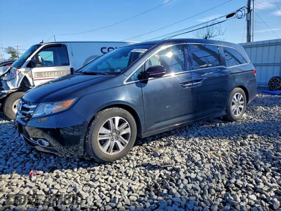 ✅ 2015 Honda Odyssey Touring Elite • VIN: 5FNRL5H93FB111036 • Lot: 93948565. Listed on Copart with 61,703 mi. Free auction sales archive from the USA and detailed vehicle history report at DreamBid. Image 1.