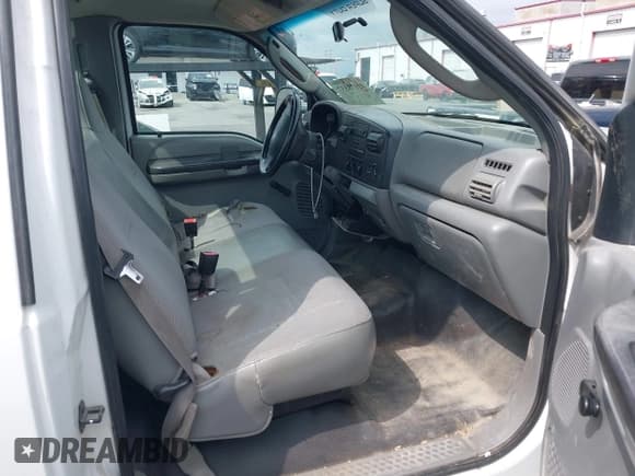 ✅ 2007 Ford F-350 XL • VIN: 1FDSF34517EA59162 • Lot: 42078537. Listed on IAAI with 145,794 mi. Free auction sales archive from the USA and detailed vehicle history report at DreamBid. Image 5.