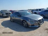 ✅ 2020 Nissan Altima SR • VIN: 1N4BL4CW4LC168949 • Lot: 43238085. Wystawiony na IAAI z przebiegiem 170 187 mil. Bezpłatny archiwum sprzedaży aukcyjnych z USA i szczegółowy raport historii pojazdu na DreamBid. Zdjęcie 1.