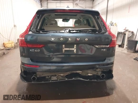 ✅ 2019 Volvo XC60 Momentum • VIN: LYV102RK3KB380784 • Lot: 42344137. Listed on IAAI with 61,315 mi. Free auction sales archive from the USA and detailed vehicle history report at DreamBid. Image 6.