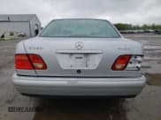 ✅ 1999 Mercedes-Benz E 320 • VIN: WDBJF82H1XX024764 • Lot: 55839215. Wystawiony na Copart z przebiegiem 131 039 mil. Bezpłatny archiwum sprzedaży aukcyjnych z USA i szczegółowy raport historii pojazdu na DreamBid. Zdjęcie 6.