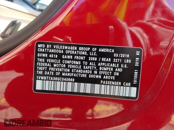 ✅ 2016 Volkswagen Passat SE • VIN: 1VWBT7A36GC040669 • Lot: 43424685. Wystawiony na IAAI z przebiegiem 131 773 mil. Bezpłatny archiwum sprzedaży aukcyjnych z USA i szczegółowy raport historii pojazdu na DreamBid. Zdjęcie 9.