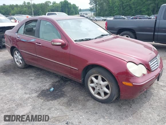 ✅ 2002 Mercedes-Benz C 230/260/280/320 • VIN: WDBRF61J22F265405 • Lot: 42279189. Wystawiony na IAAI z przebiegiem 184 419 mil. Bezpłatny archiwum sprzedaży aukcyjnych z USA i szczegółowy raport historii pojazdu na DreamBid. Zdjęcie 1.