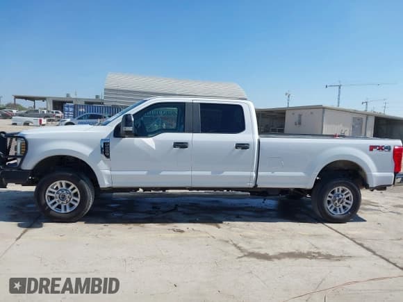 ✅ 2019 Ford F-250 XL • VIN: 1FT7W2B63KEC61395 • Lot: 43422109. Wystawiony na IAAI z przebiegiem 148 835 mil. Bezpłatny archiwum sprzedaży aukcyjnych z USA i szczegółowy raport historii pojazdu na DreamBid. Zdjęcie 15.