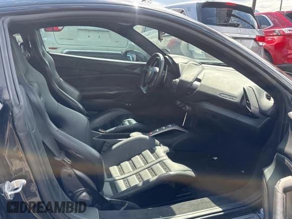 ✅ 2017 Ferrari 488 • VIN: ZFF79ALA4H0221421 • Лот: 63615885. Опубликован ранее на Copart с пробегом 16 661 миль. Бесплатный доступ к архиву аукционных продаж из США и подробный отчёт об истории автомобиля на DreamBid. Изображение 5.