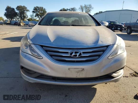 2014 Hyundai Sonata GLS с VIN 5NPEB4AC5EH934665, выставлен на аукционе Copart как лот 82528825 с пробегом 170 417 миль миль и Списание • Salvage title. История ставок и продаж доступна на DreamBid. Изображение 5.