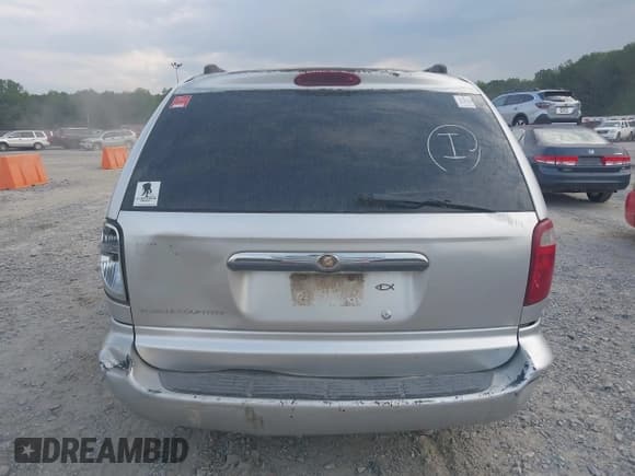 ✅ 2005 Chrysler Town & Country • VIN: 1C4GP45R95B295247 • Lot: 39289938. Listed on IAAI with Not provided. Free auction sales archive from the USA and detailed vehicle history report at DreamBid. Image 11.