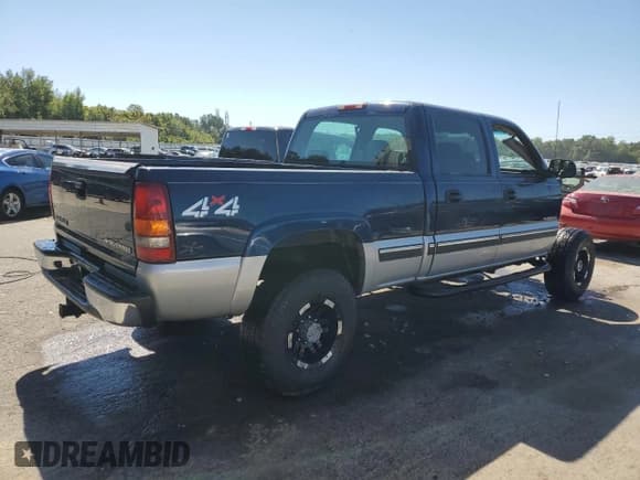 ✅ 2001 Chevrolet Silverado 2500HD LS • VIN: 1GCHK23U91F119073 • Lot: 72450744. Wystawiony na Copart z przebiegiem Nie podano. Bezpłatny archiwum sprzedaży aukcyjnych z USA i szczegółowy raport historii pojazdu na DreamBid. Zdjęcie 3.