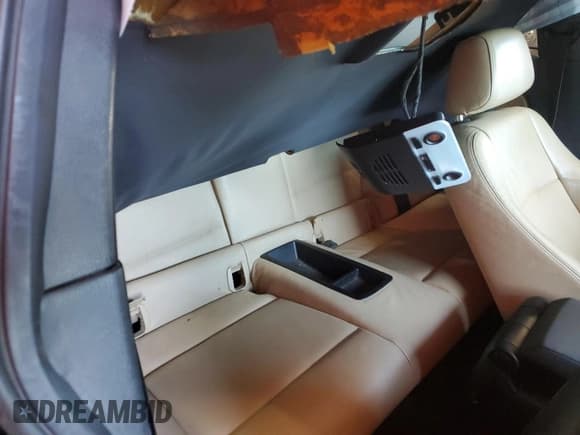 ✅ 2011 BMW 1 Series 135i • VIN: WBAUC9C53BVM10752 • Lot: 70139065. Wystawiony na Copart z przebiegiem 164 435 mil. Bezpłatny archiwum sprzedaży aukcyjnych z USA i szczegółowy raport historii pojazdu na DreamBid. Zdjęcie 10.