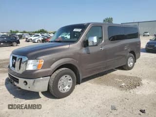 ✅ 2015 Nissan NV SL • VIN: 5BZAF0AA7FN852495 • Lot: 59935005. Wystawiony na Copart z przebiegiem 175 929 mil. Bezpłatny archiwum sprzedaży aukcyjnych z USA i szczegółowy raport historii pojazdu na DreamBid. Zdjęcie 1.