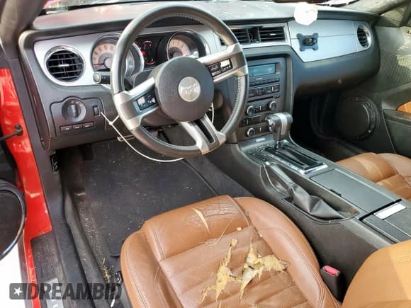 ✅ 2011 Ford Mustang V6 • VIN: 1ZVBP8AM7B5109563 • Lot: 84240165. Listed on Copart with 48,962 mi. Free auction sales archive from the USA and detailed vehicle history report at DreamBid. Image 8.