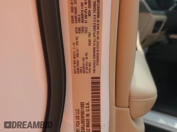 ✅ 2023 Jeep Grand Cherokee Limited • VIN: 1C4RJJBG9P8811683 • Лот: 64747865. Опубликован ранее на Copart с пробегом 53 654 миль. Бесплатный доступ к архиву аукционных продаж из США и подробный отчёт об истории автомобиля на DreamBid. Изображение 13.