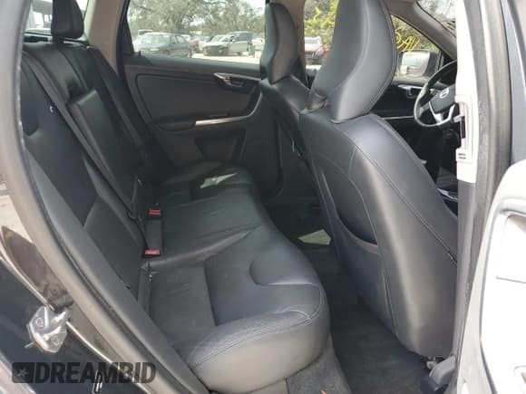 ✅ 2015 Volvo XC60 T6 • VIN: YV4902RBXF2576065 • Lot: 76523014. Listed on Copart with 128,545 mi. Free auction sales archive from the USA and detailed vehicle history report at DreamBid. Image 11.