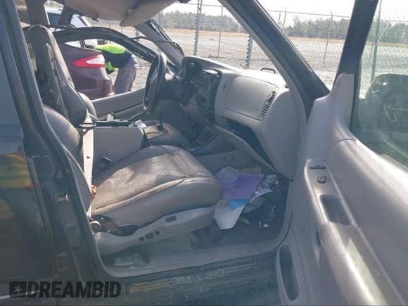 ✅ 1995 Ford Explorer Eddie Bauer • VIN: 1FMDU32X1SUB72630 • Lot: 40517705. Listed on IAAI with 192,008 mi. Free auction sales archive from the USA and detailed vehicle history report at DreamBid. Image 5.