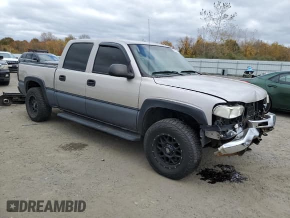 ✅ 2005 GMC Sierra 1500 SLE • VIN: 2GTEK13T851131765 • Lot: 89616945. Wystawiony na Copart z przebiegiem 219 455 mil. Bezpłatny archiwum sprzedaży aukcyjnych z USA i szczegółowy raport historii pojazdu na DreamBid. Zdjęcie 4.