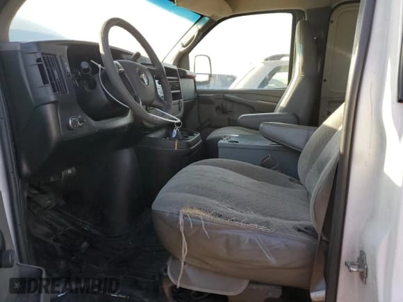 ✅ 2009 Chevrolet Express Cargo • VIN: 1GCGG25C391130564 • Lot: 48556715. Listed on Copart with 262,088 mi. Free auction sales archive from the USA and detailed vehicle history report at DreamBid. Image 7.
