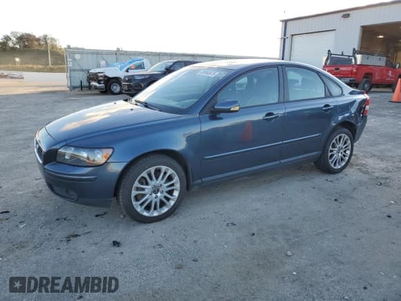 ✅ 2005 Volvo S40 • VIN: YV1MH682352115328 • Lot: 89860675. Listed on Copart with 59,736 mi. Free auction sales archive from the USA and detailed vehicle history report at DreamBid. Image 1.