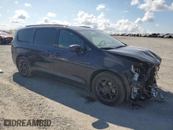 ✅ 2020 Chrysler Pacifica Touring L Plus • VIN: 2C4RC1EG6LR234373 • Лот: 68199485. Опубликован ранее на Copart с пробегом 67 705 миль. Бесплатный доступ к архиву аукционных продаж из США и подробный отчёт об истории автомобиля на DreamBid. Изображение 4.