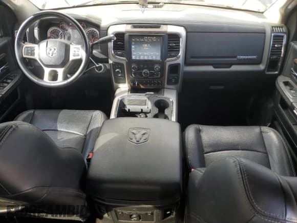 ✅ 2017 Ram 2500 Laramie • VIN: 3C6UR5FL7HG720142 • Lot: 85844065. Wystawiony na Copart z przebiegiem 130 863 mil. Bezpłatny archiwum sprzedaży aukcyjnych z USA i szczegółowy raport historii pojazdu na DreamBid. Zdjęcie 8.