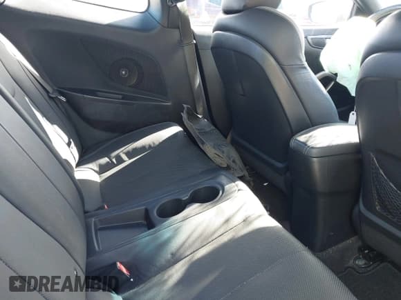 ✅ 2016 Hyundai Veloster Turbo • VIN: KMHTC6AE0GU255585 • Lot: 41381046. Wystawiony na IAAI z przebiegiem 35 073 mil. Bezpłatny archiwum sprzedaży aukcyjnych z USA i szczegółowy raport historii pojazdu na DreamBid. Zdjęcie 8.