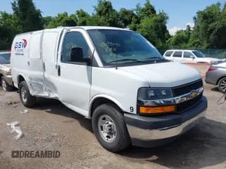 ✅ 2022 Chevrolet Express Cargo • VIN: 1GCWGAFP9N1267476 • Lot: 42673040. Wystawiony na IAAI z przebiegiem 26 508 mil. Bezpłatny archiwum sprzedaży aukcyjnych z USA i szczegółowy raport historii pojazdu na DreamBid. Zdjęcie 1.