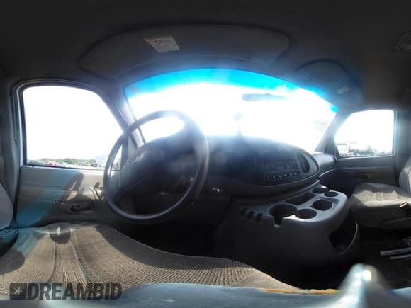 ✅ 2002 Ford Econoline Passenger XL • VIN: 1FBSS31L22HB33221 • Лот: 42613580. Опубликован ранее на IAAI с пробегом 196 057 миль. Бесплатный доступ к архиву аукционных продаж из США и подробный отчёт об истории автомобиля на DreamBid. Изображение 18.