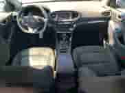 ✅ 2018 Hyundai Ioniq Blue • VIN: KMHC65LC5JU101751 • Лот: 69123284. Размещён на Copart с пробегом 253 012 миль миль. Получите бесплатный доступ к архиву аукционных продаж из США и посмотрите подробный отчёт об истории автомобиля на DreamBid. Изображение 8.