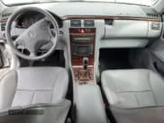 ✅ 2001 Mercedes-Benz E 320 • VIN: WDBJF70J01X051381 • Лот: 70794855. Опубликован ранее на Copart с пробегом 200 050 миль. Бесплатный доступ к архиву аукционных продаж из США и подробный отчёт об истории автомобиля на DreamBid. Изображение 8.