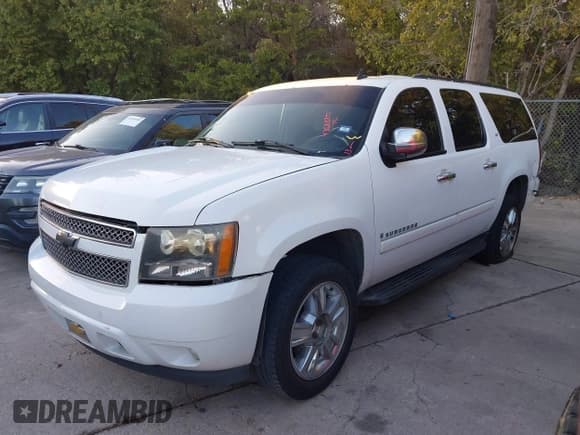 ✅ 2008 Chevrolet Suburban 1LT • VIN: 3GNFC16JX8G161980 • Lot: 43688855. Wystawiony na IAAI z przebiegiem Nie podano. Bezpłatny archiwum sprzedaży aukcyjnych z USA i szczegółowy raport historii pojazdu na DreamBid. Zdjęcie 2.