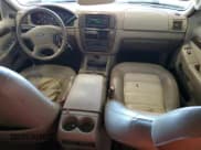 ✅ 2005 Ford Explorer Eddie Bauer • VIN: 1FMDU74W45UA32717 • Лот: 75333914. Опубликован ранее на Copart с пробегом 155 526 миль. Бесплатный доступ к архиву аукционных продаж из США и подробный отчёт об истории автомобиля на DreamBid. Изображение 8.