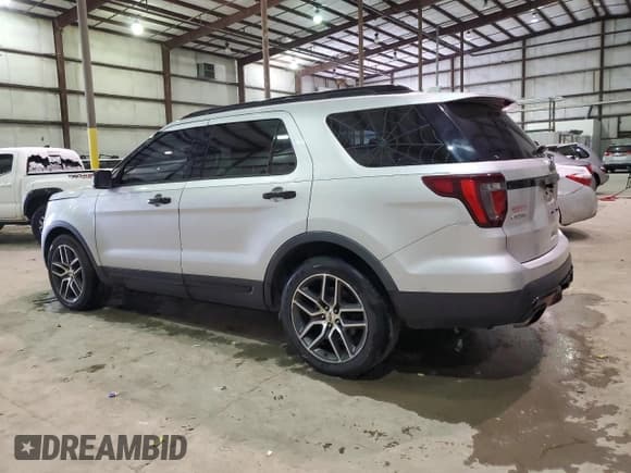 ✅ 2016 Ford Explorer Sport • VIN: 1FM5K8GT6GGC84164 • Lot: 44729035. Wystawiony na Copart z przebiegiem 227 372 mil. Bezpłatny archiwum sprzedaży aukcyjnych z USA i szczegółowy raport historii pojazdu na DreamBid. Zdjęcie 2.